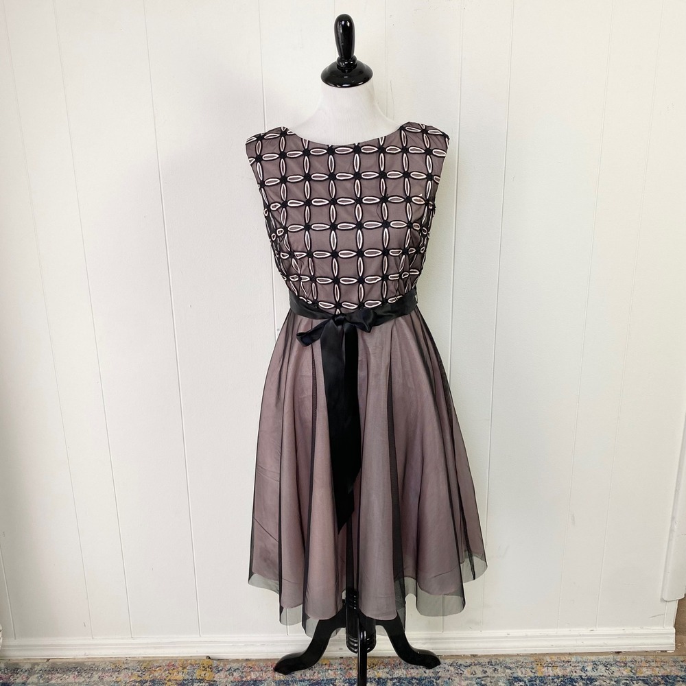 SLNY Embroidered Tulle Fit and Flare Cocktail Dress Black Pink Size 6
